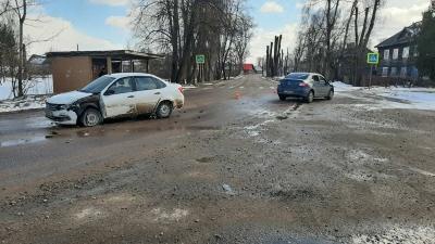 32-летний мужчина пострадал в встречном ДТП в Тверской области
