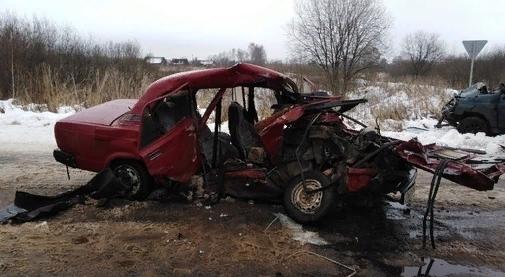 Водитель и пассажир «Жигулей» разбились насмерть в Тверской области