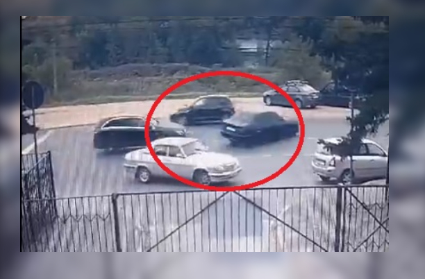 В сети появилось видео смертельного ДТП возле Дворца молодежи в Твери