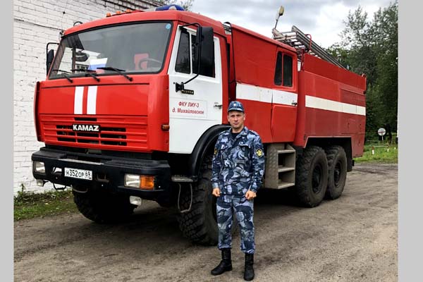 Водитель из ЛИУ-3 УФСИН России по Тверской области потушил горящий дом