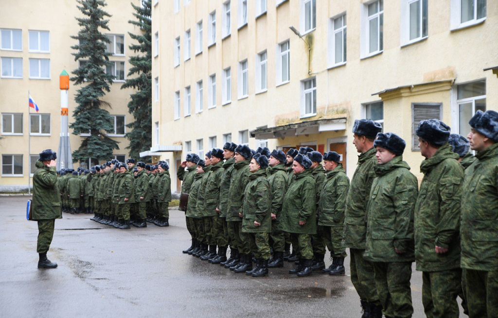 Игорь Руденя пообщался с мобилизованными защитниками Отечества на сборном пункте в Твери