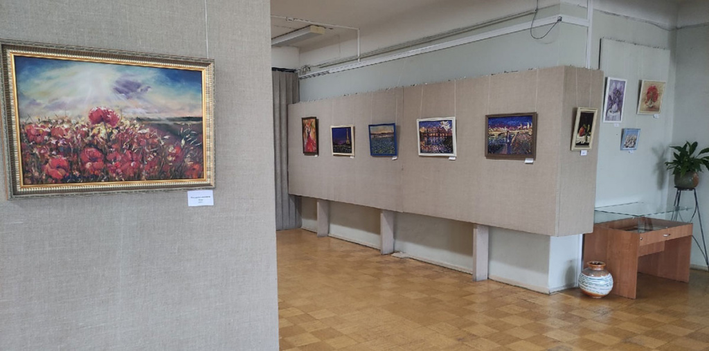 Жителей Тверской области приглашают на персональную выставку «Мир глазами женщины»