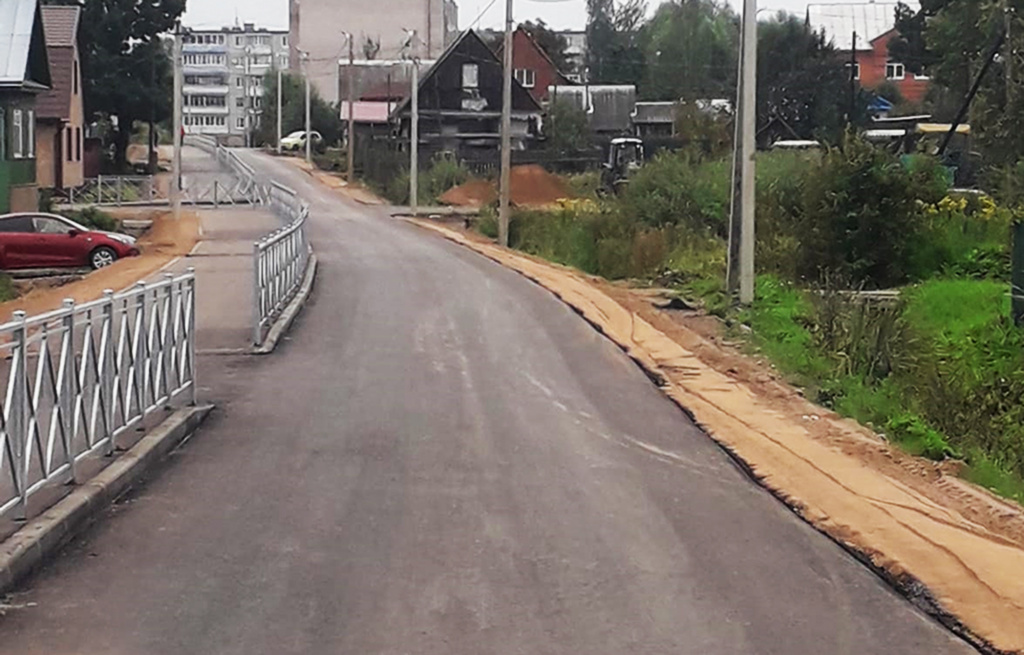 После обращения к губернатору в Торопце отремонтировали дорогу на улице Ленина
