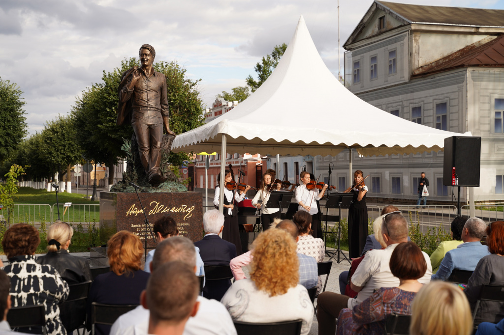 В Твери набережная у памятника Андрею Дементьеву станет местом проведения фестивалей