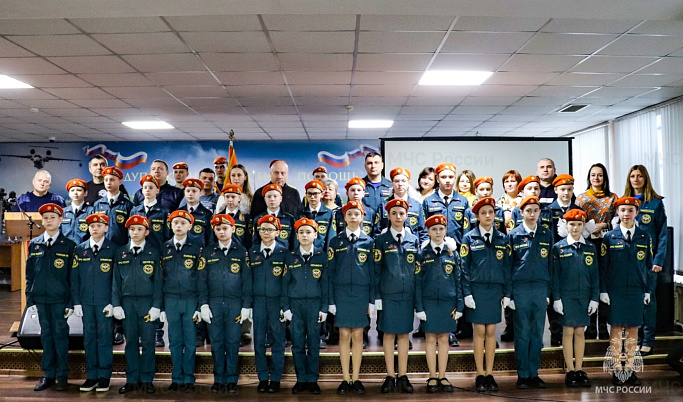 В Твери юные кадеты МЧС получили свои первые погоны