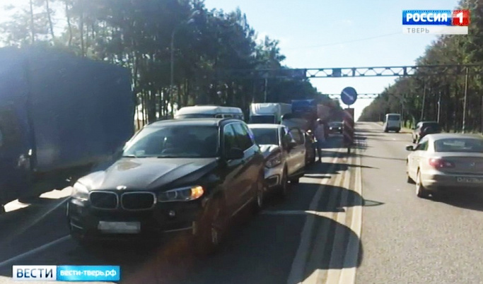 В Тверской области произошло ДТП с тремя автомобилями