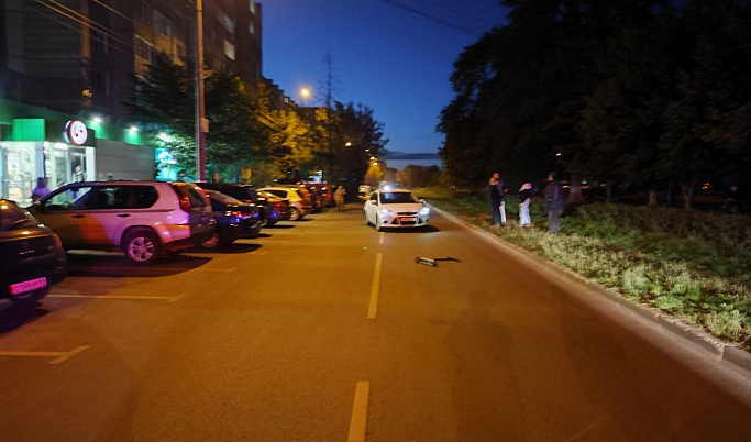 7-летний мальчик на самокате попал под колеса авто в Твери