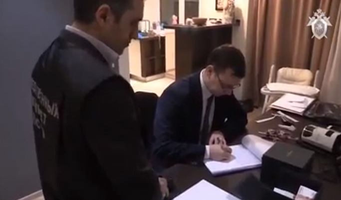 В Твери экс-сотрудники МЧС получили взятку в виде скидки на 900 тысяч рублей для покупки авто