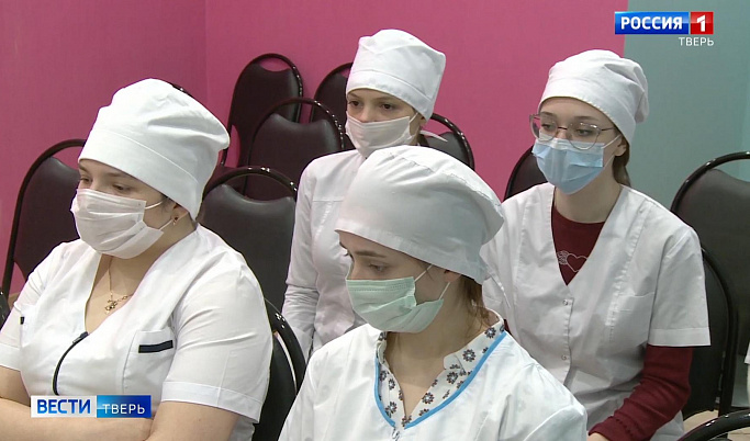 В борьбе с коронавирусом помогают студенты Тверского медицинского колледжа 