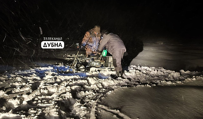 Двое рыбаков в метель потерпели бедствие у острова в Тверской области