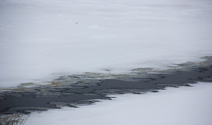 В Твери правоохранители проверяют информацию о провалившихся под лед детях