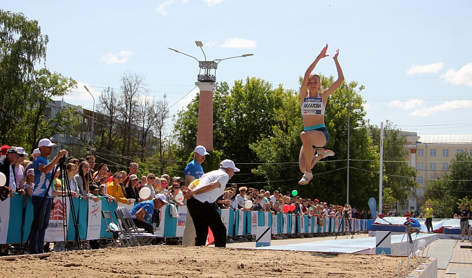 Известные спортсмены России и Белоруссии выступили на фестивале легкой атлетики в Твери