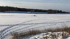 Под лёд реки Медведица в Тверской области провалился трактор, есть погибшие