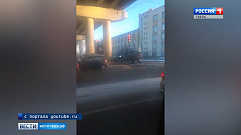 В Твери под Мигаловским мостом легковушка и внедорожник протаранили ограждение
