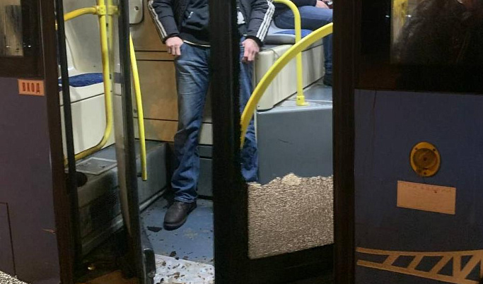 В Твери безбилетник устроил стрельбу в автобусе
