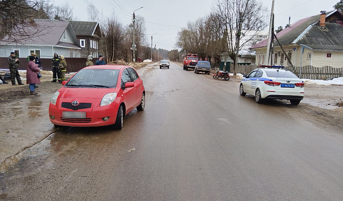 В Тверской области 20-летний байкер попал под колеса автомобиля