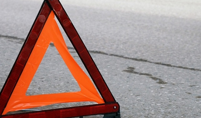 40-летний водитель скончался в перевернувшемся авто в Тверской области