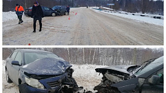 Три человека пострадали из-за выезда автомобиля на «встречку» в Тверской области