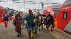 Средневековые рыцари позвали пассажиров «Ласточки» в Тверскую область
