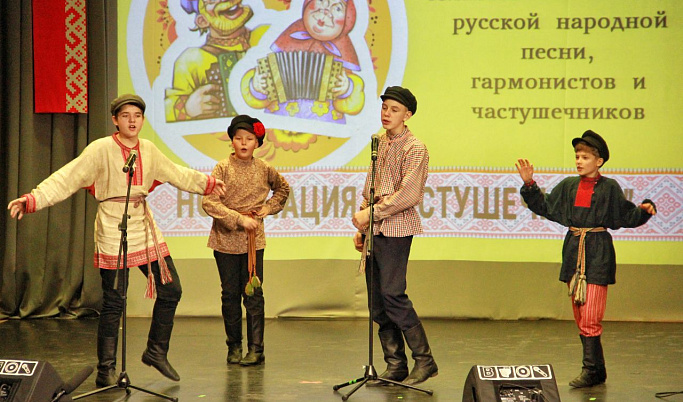 «Растяни меха, гармошка, эх, играй-наяривай»: праздник русского фольклора состоялся в Твери