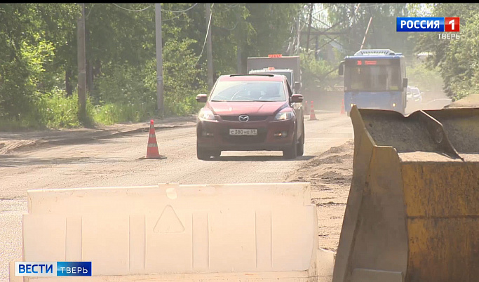 Из-за дорожных работ на Сахаровском шоссе в Твери образовалась пробка 