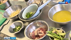 Мастер-класс по приготовлению блюд китайской кухни прошел в тверском колледже сервиса и туризма