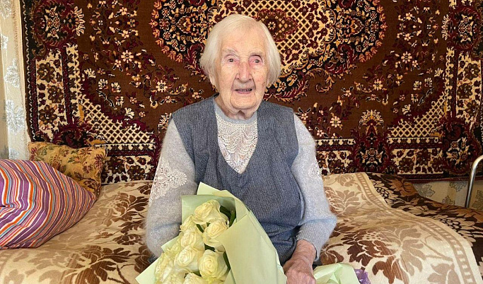 Игорь Руденя поздравил со 103-летием участницу Великой Отечественной войны Лидию Челнокову