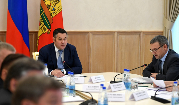В Правительстве Тверской области обсудили программу ремонта дорог на 2019 год