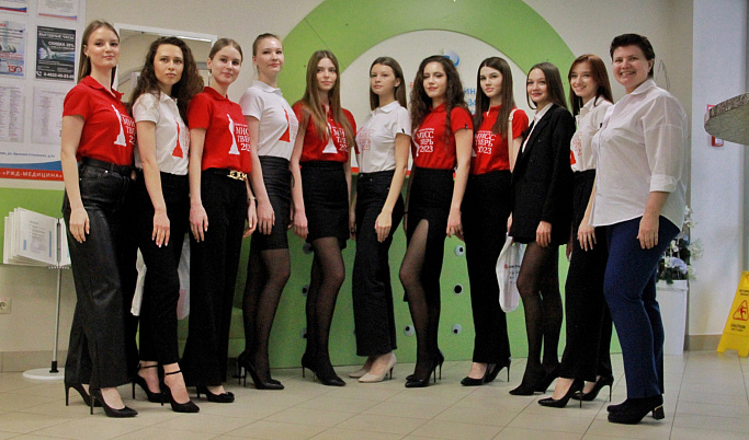 Участницы «Мисс Тверь-2023» провели День Здоровья в больнице «РЖД-Медицина»