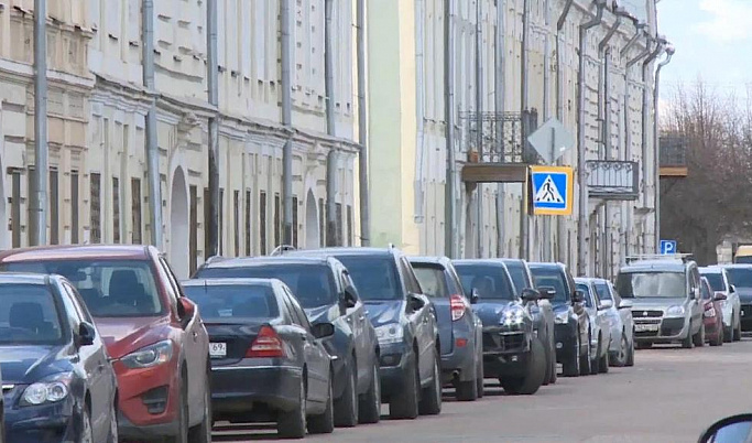 9 мая запретят парковку на некоторых улицах Твери