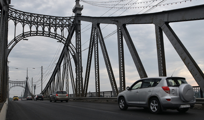 В Твери за два дня отремонтировали дорогу на Старом Волжском мосту
