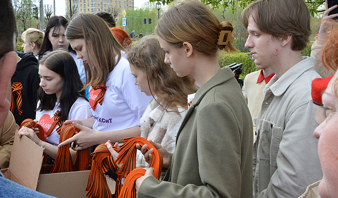 Свыше 80 тысяч Георгиевских ленточек раздали волонтеры в Тверской области