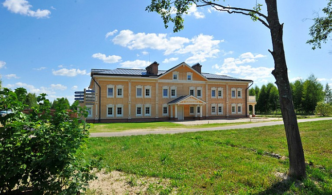 Гостиница в стилистике XIX века открылась в Конаковском районе