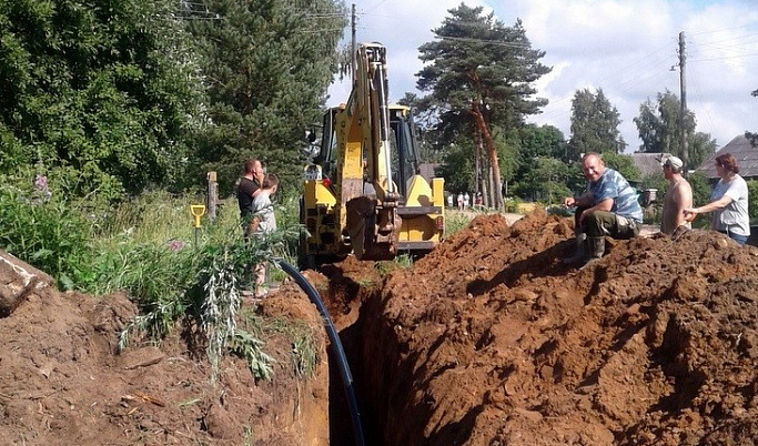 В Старицком районе капитально отремонтировали участки водопроводов в двух деревнях