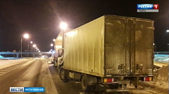 На трассе в Тверской области грузовик въехал в фуру с прицепом