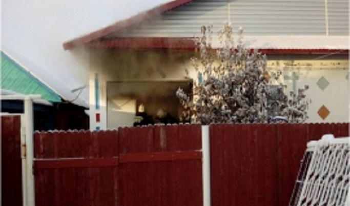 Спасатели ликвидировали пожар в жилом доме в Бежецке