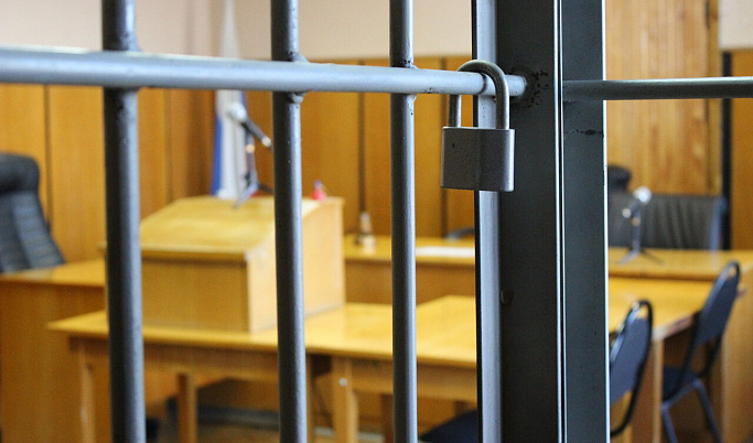 В Твери на 16 лет осудили мужчину за изготовление четырех килограммов наркотика и побег