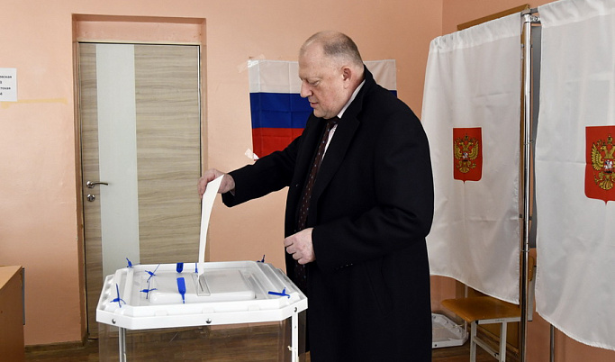 В Твери депутат ЗС Сергей Голубев одним из первых принял участие в выборах президента