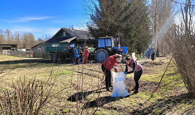 Жители Тверской области участвуют в экологическом субботнике «Зеленая Весна»