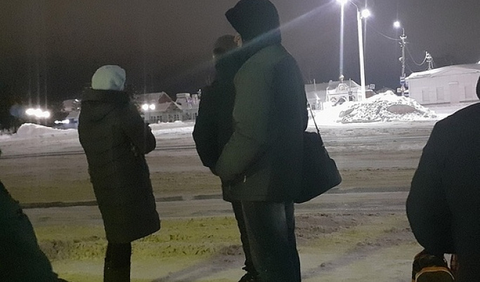 Замерзающие жители Бежецка не смогли уехать в Тверь