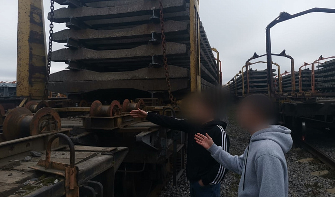 В Тверской области два человека похитили 500 кг железнодорожного имущества