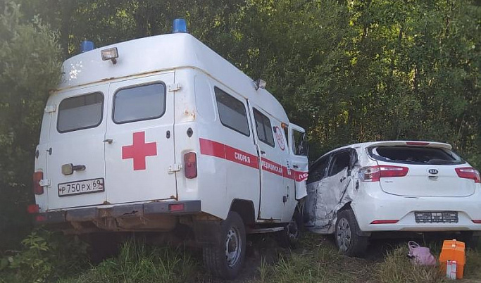 В Тверской области ищут очевидцев аварии со «скорой» и «Киа»