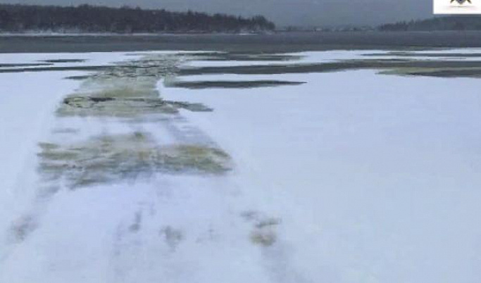 В Тверской области утонул водитель снегохода