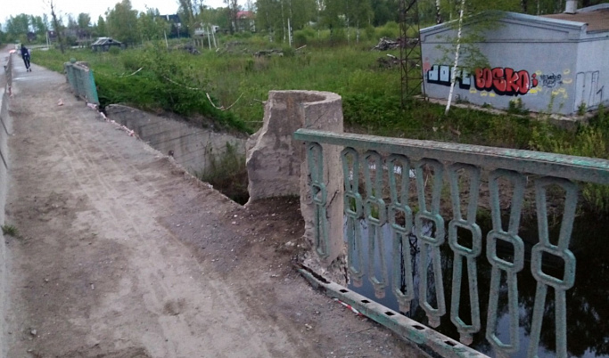 В Тверской области третий месяц не ремонтируют опасный мост