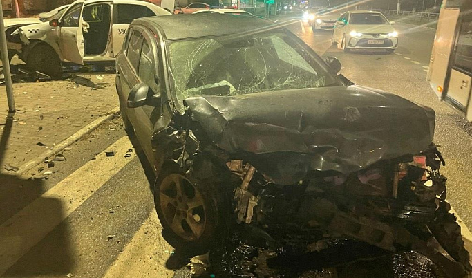 По вине пьяного водителя в Твери травмы получили два человека
