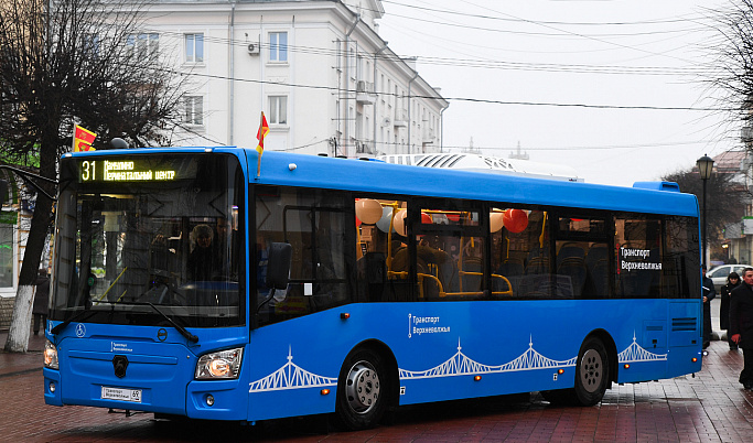 «Новогодний автобус» в праздники будет бесплатно возить тверитян по городу