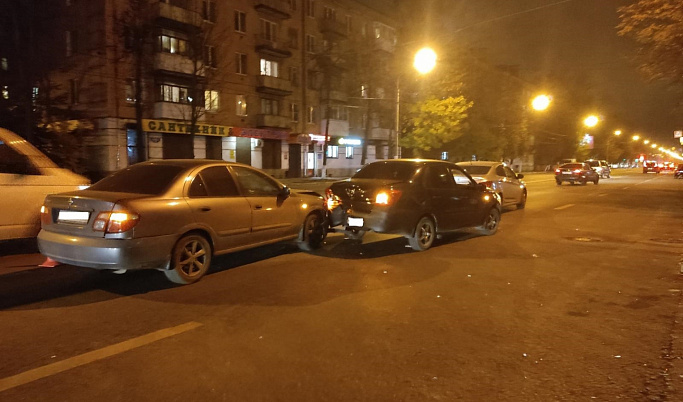 В Твери после ДТП с тремя автомобилями госпитализировали 12-летнюю девочку