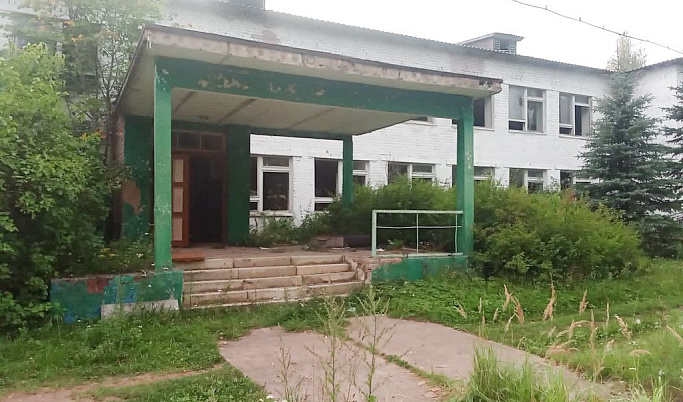 13-летний мальчик получил травмы в заброшенном здании Тверской области