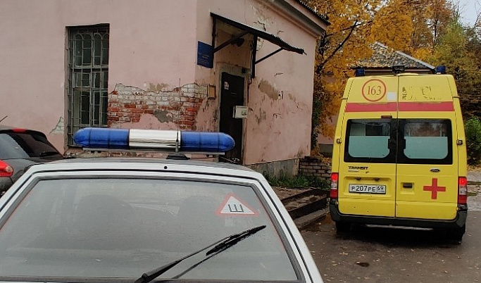 Женщина напала на врача «скорой» и сотрудника магазина в Тверской области