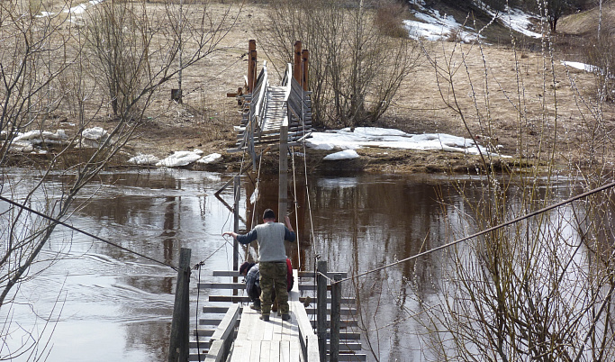 В Тверской области возводят подвесной мост